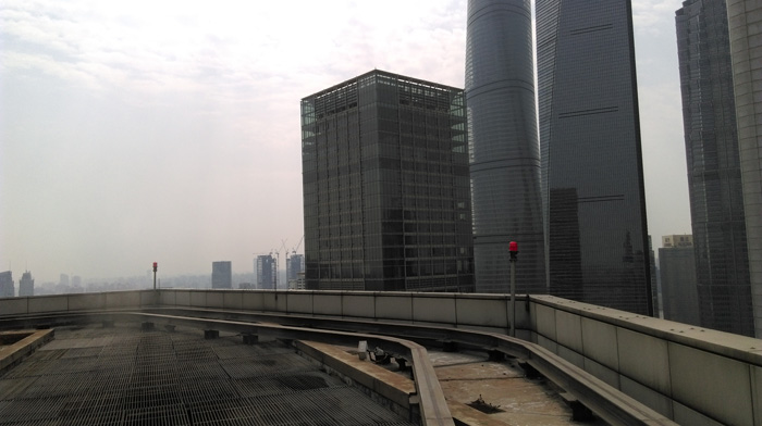 上海浦发大厦航空障碍灯更换